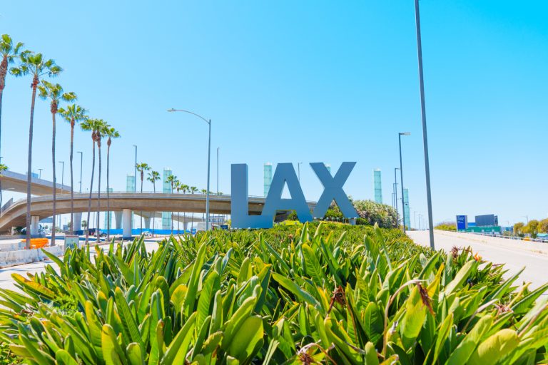 Choosing the Best Transportation From Beverly Hills to LAX